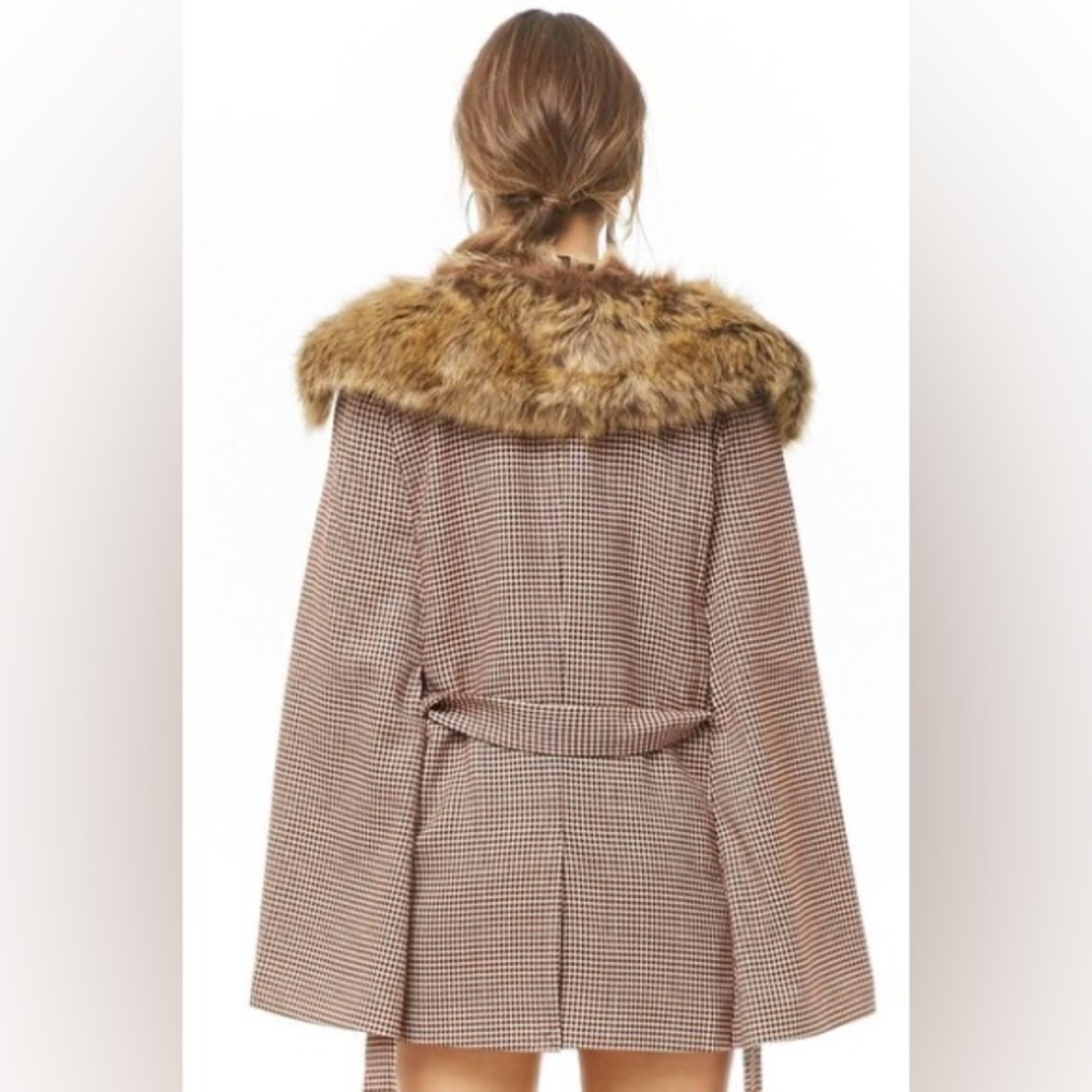 Forever 21 belted plaid cape with Faux Fur - Picture 8 of 8